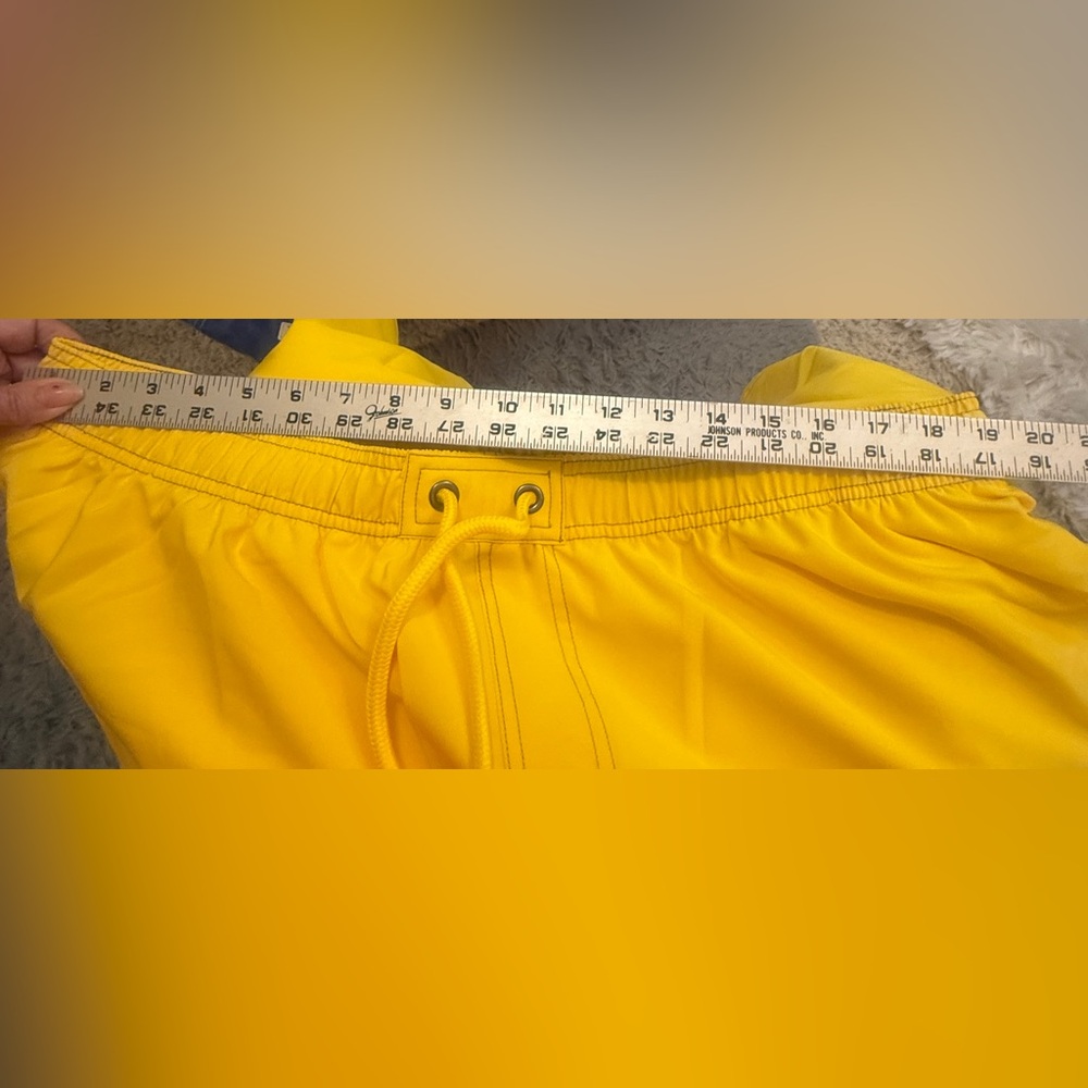Swim trunks NWT 2 pair Men’s Blue &
Yellow w/cargo pockets. Fully lined.
Sz 3X - Picture 7 of 10